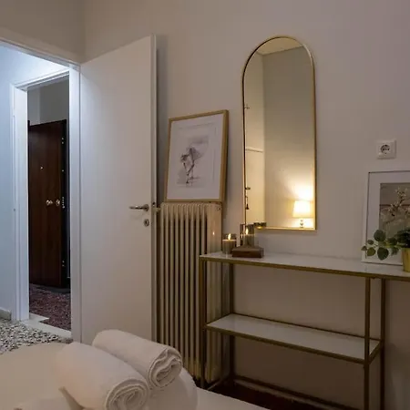 Mari's Каламата