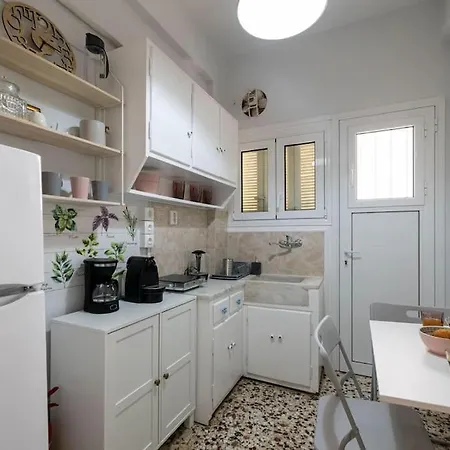 Mari's Каламата